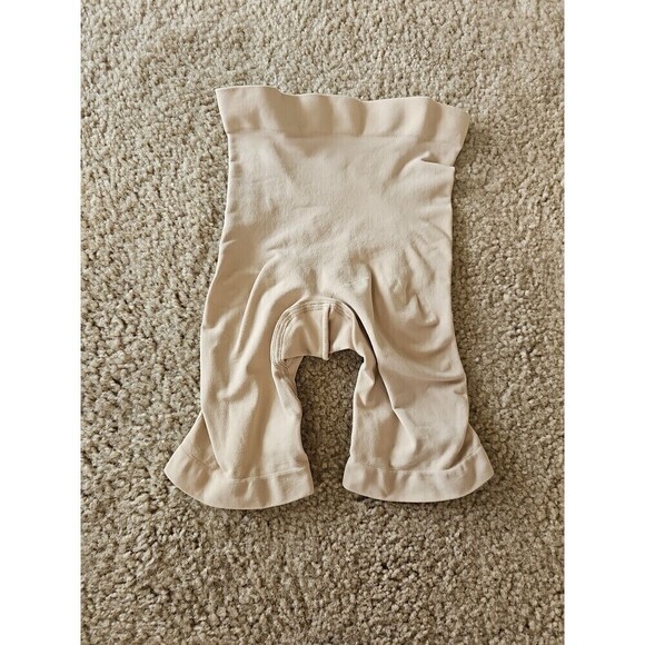 Skims Seamless SCUPLT Mid Thigh Short Mica Tan XSmall NWOT $36 - Picture 1 of 3